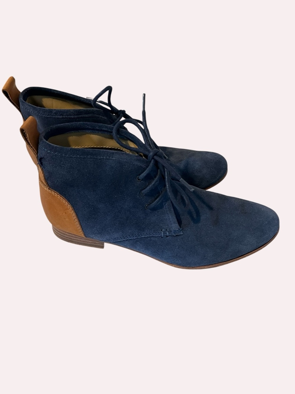 Women’s Hutton Blue Suede Lace-Up Chukka Ankle Boots with Tan Heel Accent Sz 6